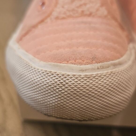 Mudd Sherpa Pink Kids Slip On Sneakers Size 1 - Picture 7 of 9